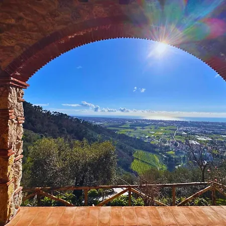 Villa Nel Borgo By Nicola Real Estate Mommio